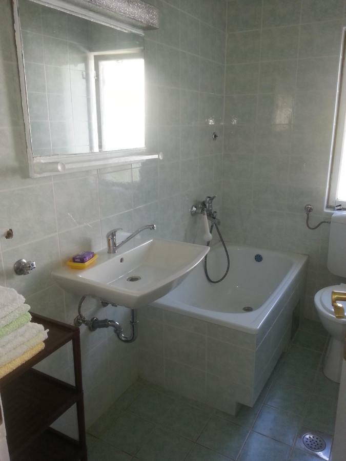 Ante Apartmani Crikvenica Luaran gambar